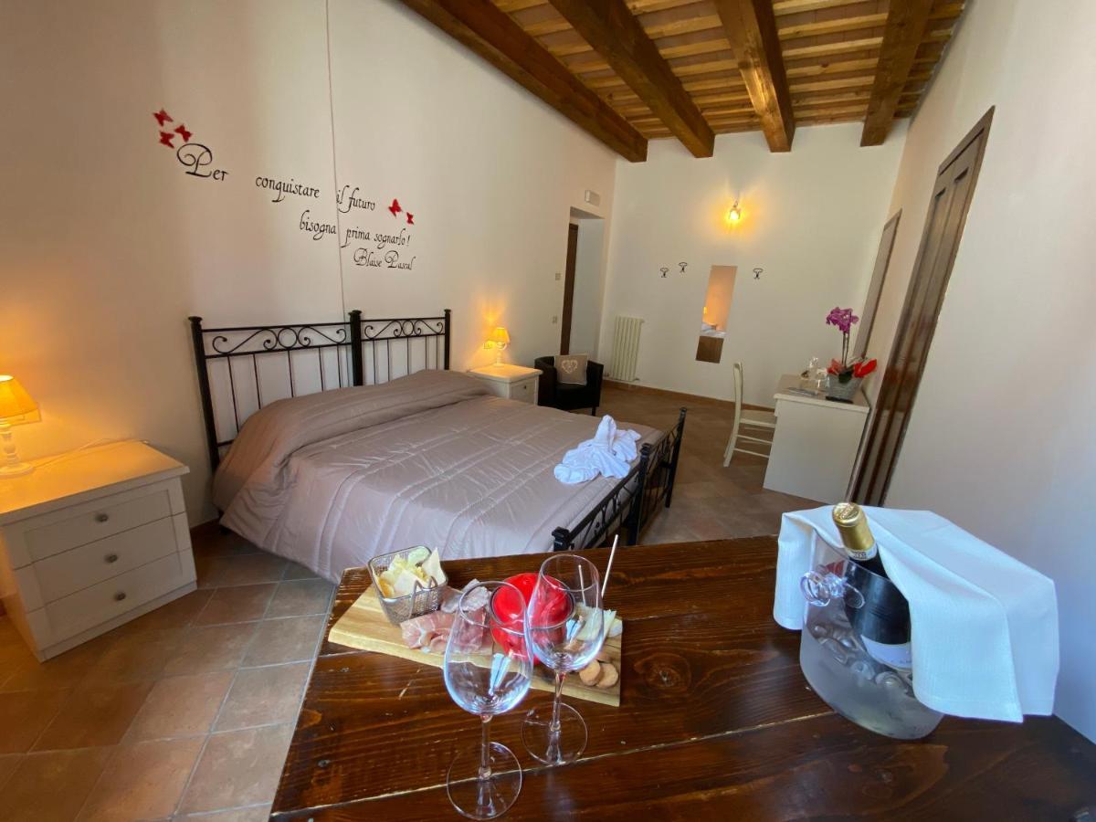 Locanda Della Pieve Pievebovigliana Luaran gambar