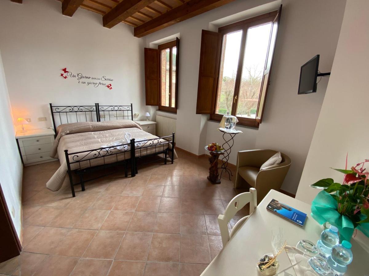 Locanda Della Pieve Pievebovigliana Luaran gambar