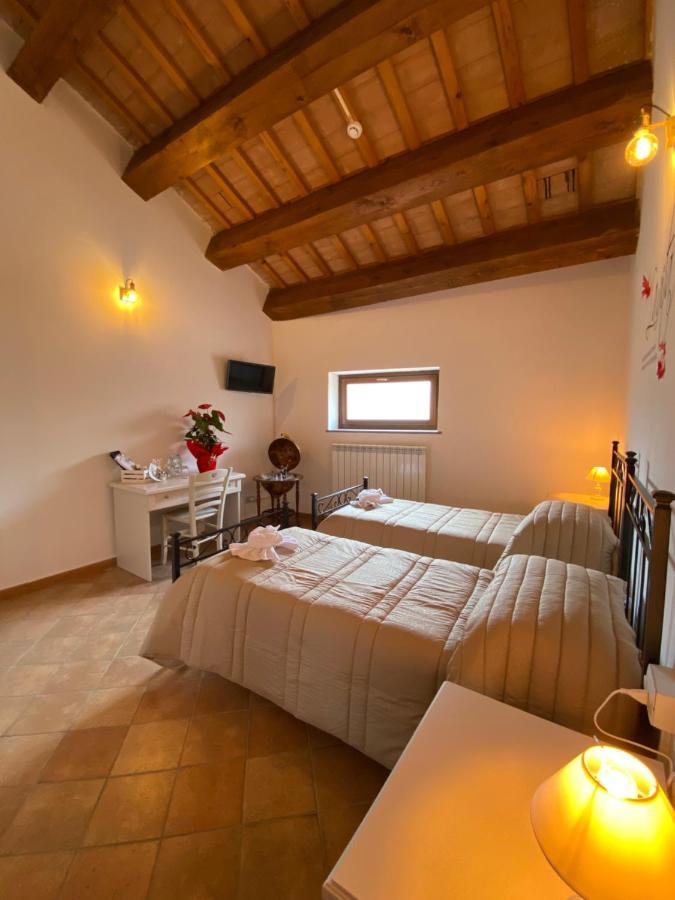 Locanda Della Pieve Pievebovigliana Luaran gambar